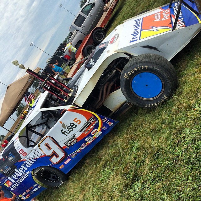 Ken schrader just won the mod race here at duquoin, that guy still hauls ass!