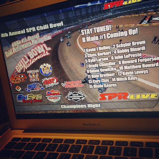 Gotta get my racing fix, watching the sim chili bowl and just like the real thing Lar…