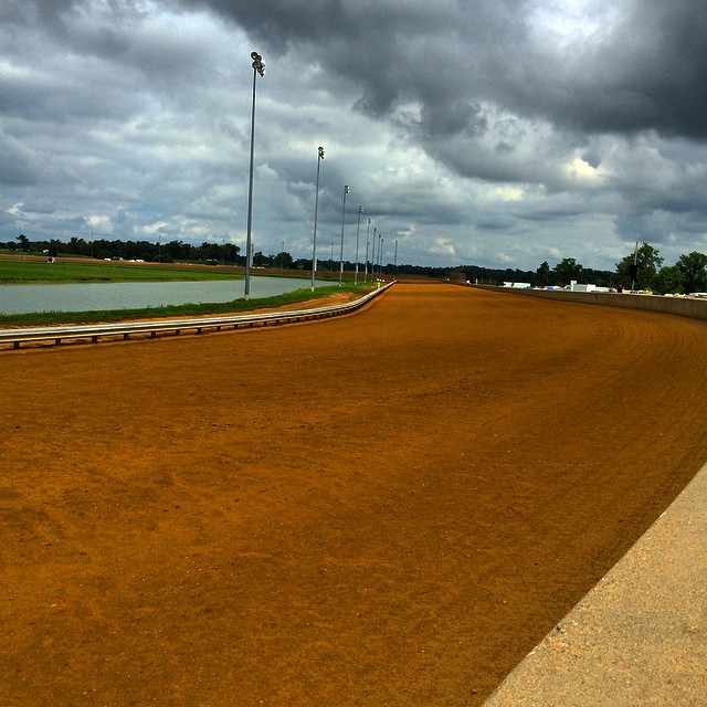 Beautiful day for a silver crown race at the historic Duquoin mile!