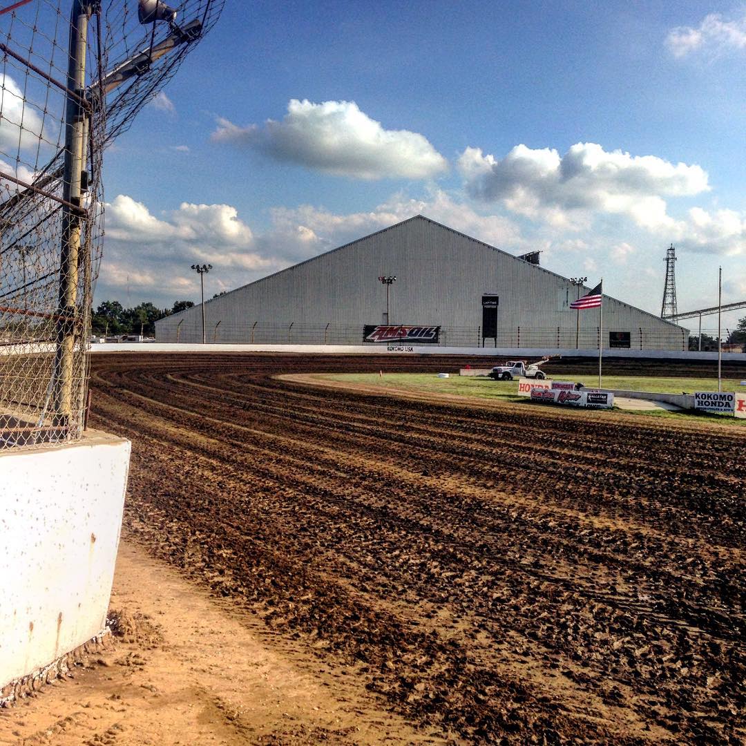 Ladies and gentlemen, the worlds greatest dirt track!