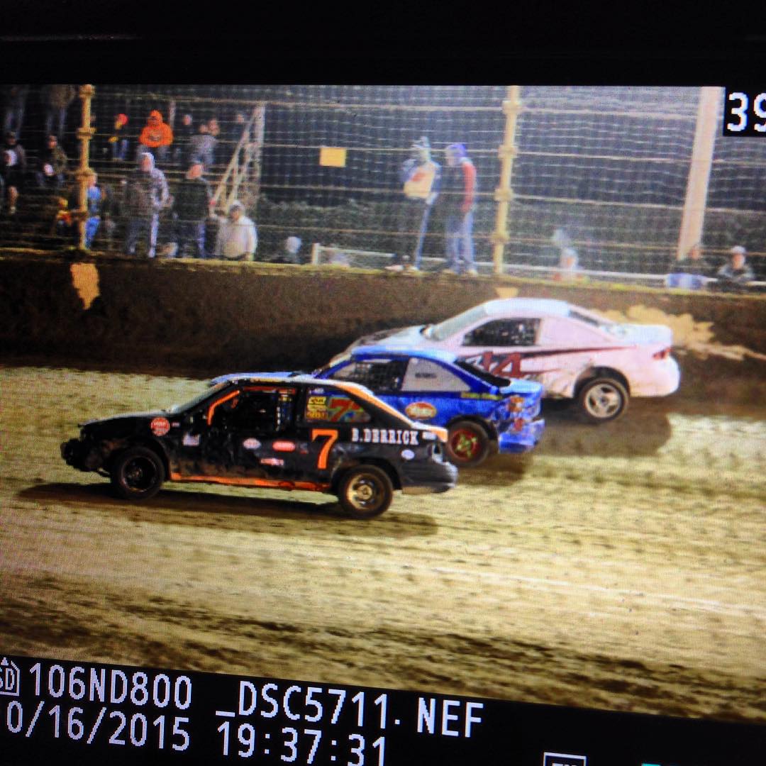 Even the bombers run 3 wide here and lift the LR on the cushion!