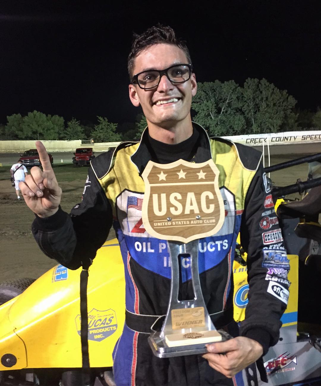 Blake Hahn wins a battle against Stevie Sussex and Dustin Morgan!