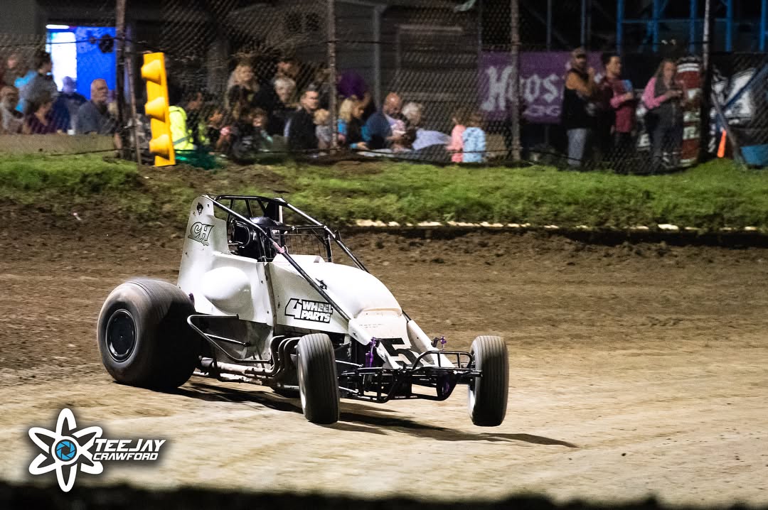 It was misting rain from the time I got to Creekadega, until the end of the feature,…