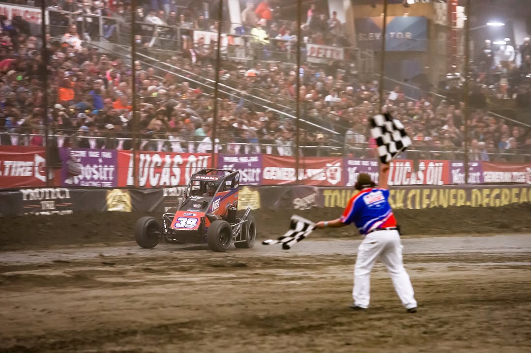 Friday night photos are now up!